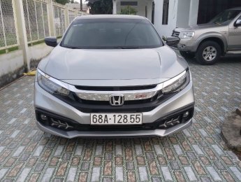 Honda Civic 2019 - Màu bạc, giá chỉ 685 triệu