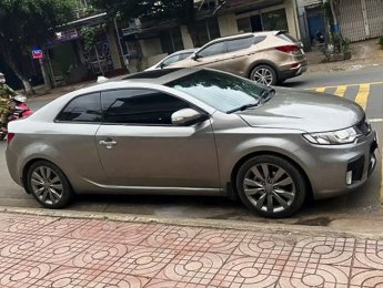 Kia Cerato Koup 2009 - Bán Kia Cerato Koup năm 2009, màu bạc, giá 328tr