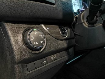 Peugeot Traveller 2021 - Hỗ trợ trả góp 80% - Nâu, đen giao ngay - Giảm 30 triệu + Tặng 01 năm bảo hiểm