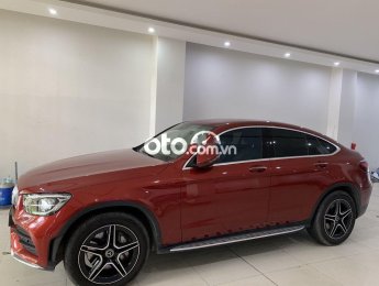Mercedes-Benz GLC 300 2019 - Màu đỏ, xe nhập