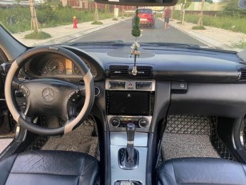 Mercedes-Benz C 240 2004 - Màu đen, xe nhập