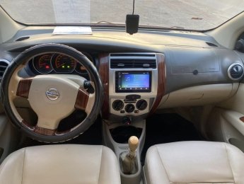 Nissan Grand livina 2012 - Màu bạc chính chủ