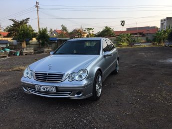 Mercedes-Benz C 240 2004 - Cần bán xe nhập khẩu nguyên chiếc giá chỉ 179tr