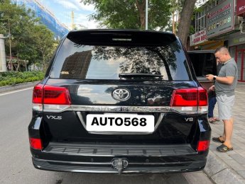 Toyota Land Cruiser 2018 - Màu đen, nhập khẩu nguyên chiếc
