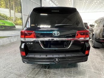 Toyota Land Cruiser 2018 - Màu đen, nhập khẩu