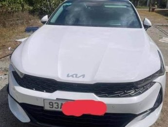 Kia K5 2022 - Màu trắng số tự động