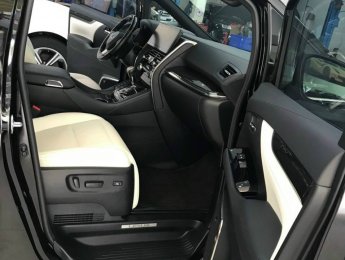 Lexus LM 300 2020 - Xe màu đen, 7 chỗ