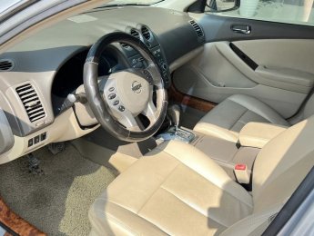 Nissan Altima 2009 - Màu bạc, nhập khẩu, 296 triệu