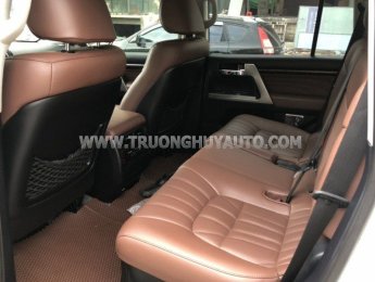 Toyota Land Cruiser 2013 - Màu trắng, xe nhập