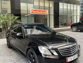 Mercedes-Benz E250 2011 - Xe màu đen sang trọng