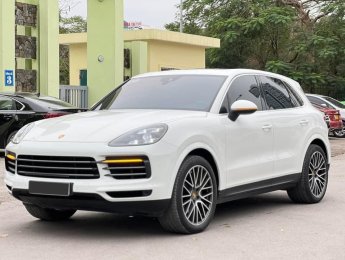 Porsche Cayenne 2018 - Bán xe màu trắng