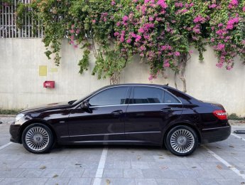 Mercedes-Benz E250 2010 - Cần bán xe giá chỉ 456 triệu