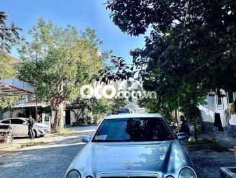 Mercedes-Benz E240 Cần Bán mec E 240 xe chất máy móc yêm ru 2001 - Cần Bán mec E 240 xe chất máy móc yêm ru