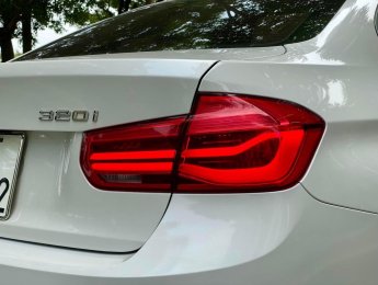 BMW 320i 2016 - Đăng ký lần đầu 2016, nhập khẩu nguyên chiếc, giá chỉ 699tr