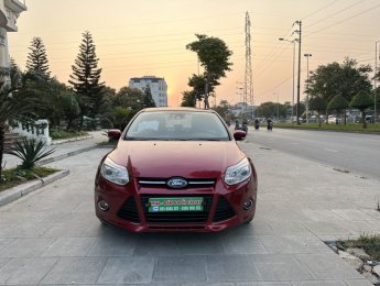 Ford Focus 2014 - Xe màu đỏ nổi bật