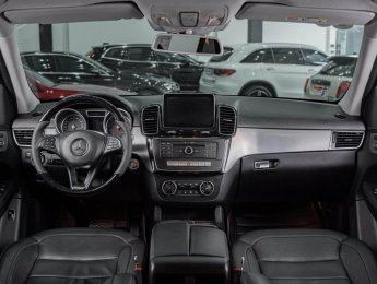 Mercedes-Benz GLE 400 2015 - Màu đen, nội thất đen