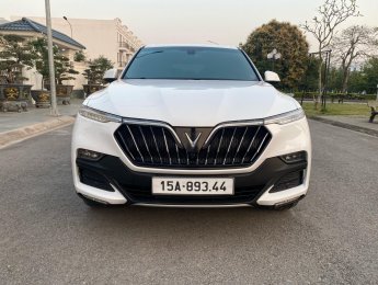 VinFast LUX SA2.0 2021 - Xe màu trắng