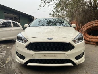 Ford Focus 2019 - Màu trắng, xe nhập