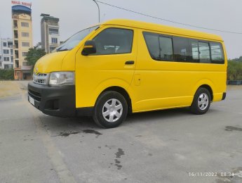Toyota Hiace 2011 - Bán ô tô Toyota Hiace đời 2011, màu vàng, giá 275tr