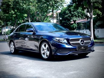 Mercedes-Benz E250 2018 - Màu xanh/nội thất kem