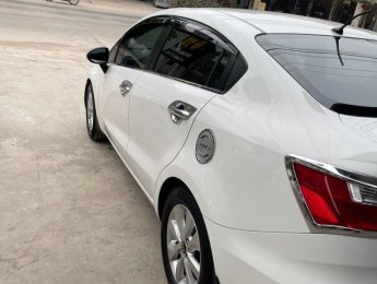 Kia Rio 2016 - Xe màu trắng