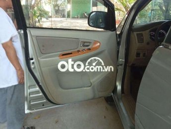 Toyota Innova  ... màu bạc gia đình cần bán.... 2010 - Toyota Innova... màu bạc gia đình cần bán....