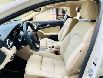 Mercedes-Benz GLA 200 2017 - Xe màu trắng