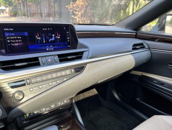 Lexus ES 250 2019 - còn mới 99%