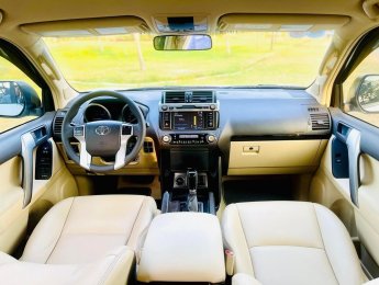 Toyota Land Cruiser Prado 2017 - Bán xe trắng kem xe siêu đẹp, bảo dưỡng hãng bao check