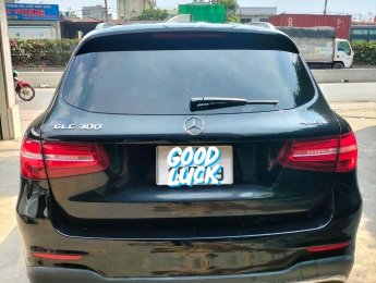 Mercedes-Benz GLC 300 2018 - Xe màu đen