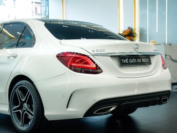 Mercedes-Benz C300 2021 - Màu trắng, siêu đẹp