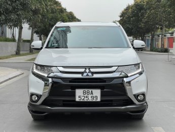 Mitsubishi Outlander 2018 - Màu trắng, 2 cầu