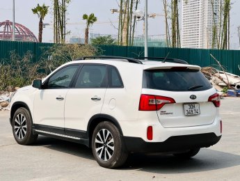 Kia Sorento 2016 - Xe màu trắng, giá chỉ 610 triệu