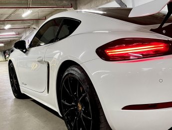Porsche 718 2020 - Xe màu trắng sang trọng