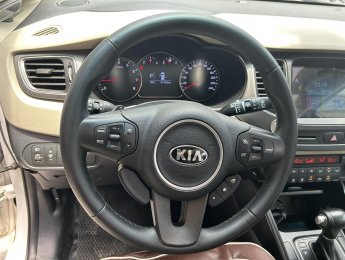 Kia Rondo 2018 - Màu trắng, mới chạy 3 vạn km