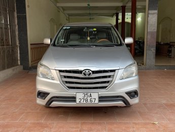 Toyota Innova 2015 - Xe màu bạc