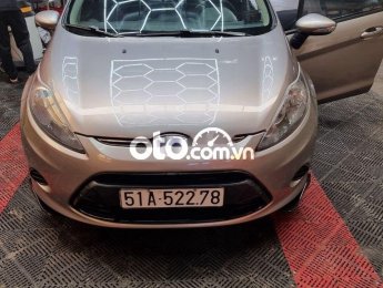Ford Aerostar  fiesta xám ít lăn bánh 2013 - Ford fiesta xám ít lăn bánh