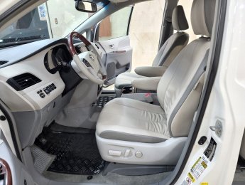 Toyota Sienna 2014 - 1 đời chủ - Xe nhà trùm mền không chạy còn mới tinh - Toàn bộ còn zin theo xe