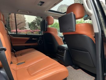 Lexus LX 570 2019 - Phiên bản 7 chỗ ngồi