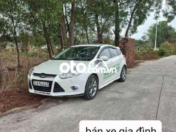 Ford Focus Xe gia đình  2.0 sport bản full cao cấp. 2013 - Xe gia đình focus 2.0 sport bản full cao cấp.