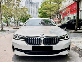 BMW 520i 2021 - Màu trắng, siêu lướt 17.000km