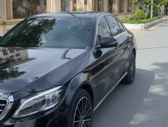 Mercedes-Benz C200 2020 - Đen, nội thất đen, chính chủ