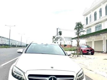 Mercedes-Benz C200 Mec C200 giá 930triệu , cần tiền nên bán gấp. 2019 - Mec C200 giá 930triệu , cần tiền nên bán gấp.
