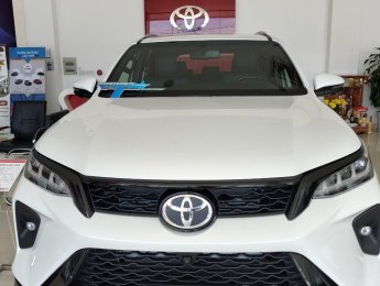 Toyota Fortuner 2023 - Giảm 100% trước bạ - Giảm ngay 100tr tiền mặt cho quý KH mua trong tháng 6