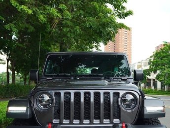 Jeep Wrangler 2023 - Màu Xám, Nội thất 2 màu đen đỏ
