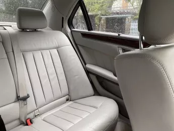 Mercedes-Benz E200 2011 - Số tự động