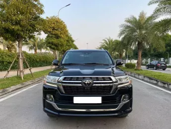 Toyota Land Cruiser 5.7V8 2016 - Bán Toyota Landcruiser 5.7V8 Bản Xuất Mỹ năm 2016 màu Đen nội thất nâu xe đăng ký một chủ tù đầu rất mới