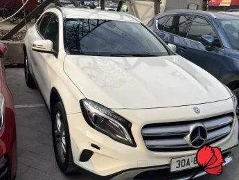 Mercedes-Benz GLA 200 2015 - Chính chủ nữ cần bán xe ô tô GLA 200 Sản xuất năm 2015 