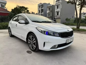 Kia Cerato 2018 - Bán xe Cerato 2018 số tự động 1.6.bao zin.