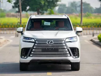 Lexus LX 600 VIP 2023 - Bán ô tô Lexus LX 600 VIP 4 ghế mới giao ngay, màu trắng, xe nhập chính hãng